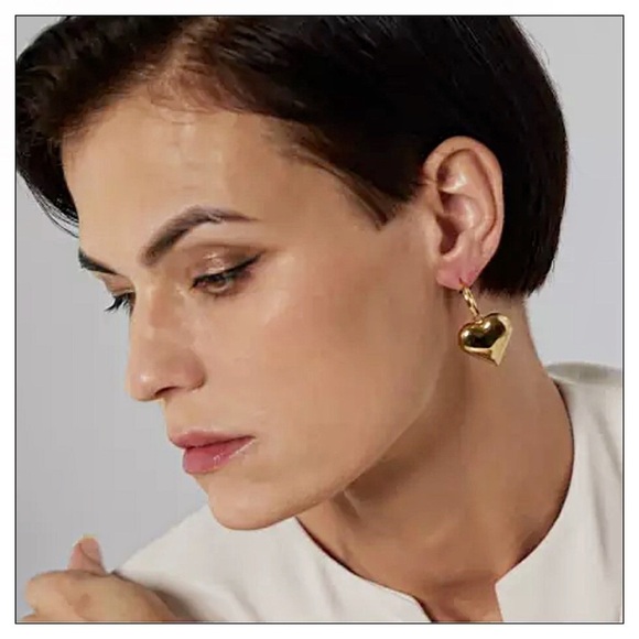 NEW 18K Gold 3D Heart Earrings - Picture 3 of 5